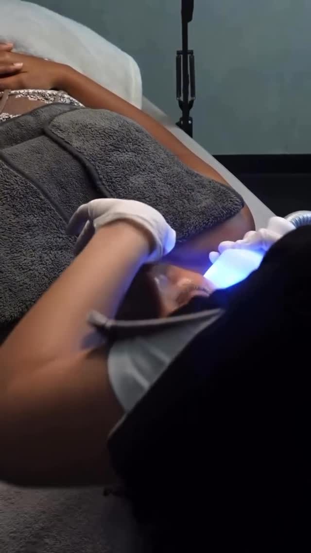 Why choose us? 🌟 

because we bring the future of wellness to you 

experience innovation that works 

 Visit our website www.cryoskin-international.com for more information 

thanks to @kridowellness 

#cryoskin #cryoslim #cryoslimming #cryotone #cryotoning